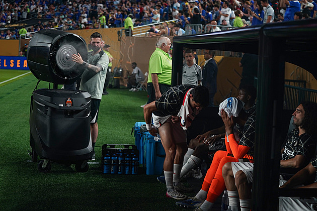 Chci střídající v šatně, na lavičce jim bude vedro, hlásí kouč Anglie před MS ve fotbale