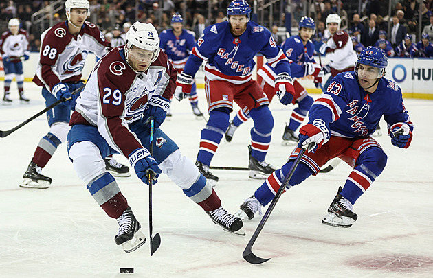 Nečas asistoval u tří gólů, Colorado uspělo po prodloužení nad Rangers