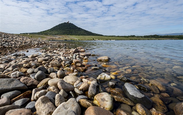 Most získá vytoužené jezero. Postup pro bezúplatný převod schválila vláda