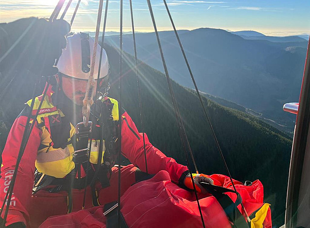 Turistka se zranila na hřebeni Beskyd, záchrana musela přijít ze vzduchu