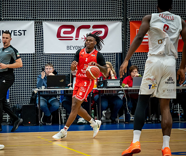 Basketbalisté Pardubic přemohli Nymburk, obhájce padl poprvé v sezoně