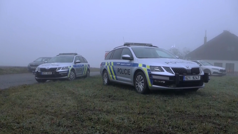 Mám slzy v očích, díky! Lidé smekají před policisty, kteří našli nezvěstného chlapce