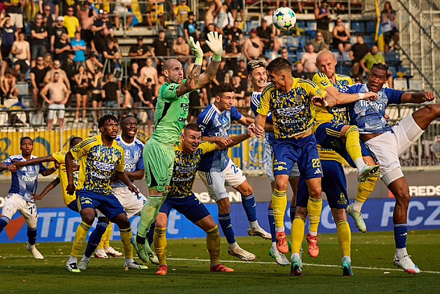 ONLINE: Zlín - Olomouc 2:0, v zápase se přiostřuje, domácí drží náskok