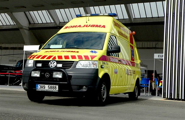 Na Břeclavsku se čelně srazilo auto s náklaďákem, je několik zraněných