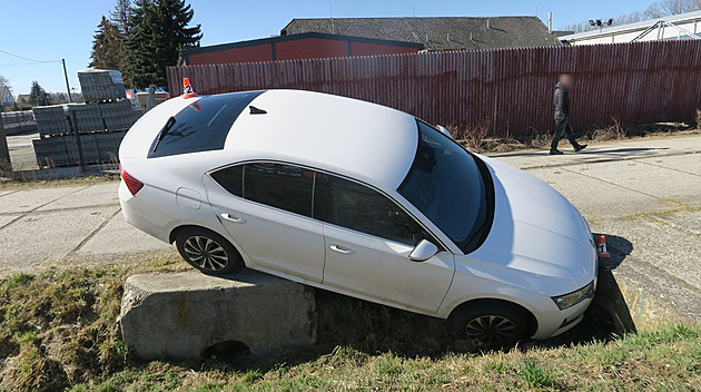 Vánoční parkovací peklo začalo. Víme, kdy nejezdit na nákupy