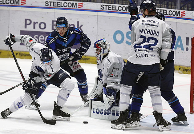 ONLINE: Olomouc stahuje v Pardubicích, Hradec vyhrál v Třinci. Vede i Plzeň