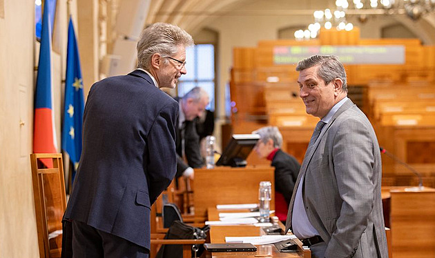 Senát vyzval Babišovu vládu, aby se zasadila o finanční podporu Ukrajiny