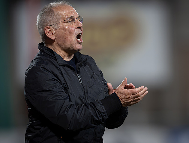 Trenér reprezentace je podobně důležitý jako premiér. Měl by být z Česka, říká Rada