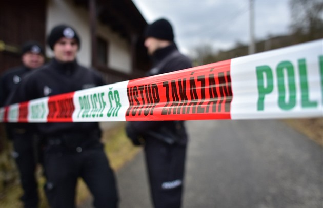 Marný boj o život. V Praze zemřel po pádu z okna paneláku desetiletý chlapec