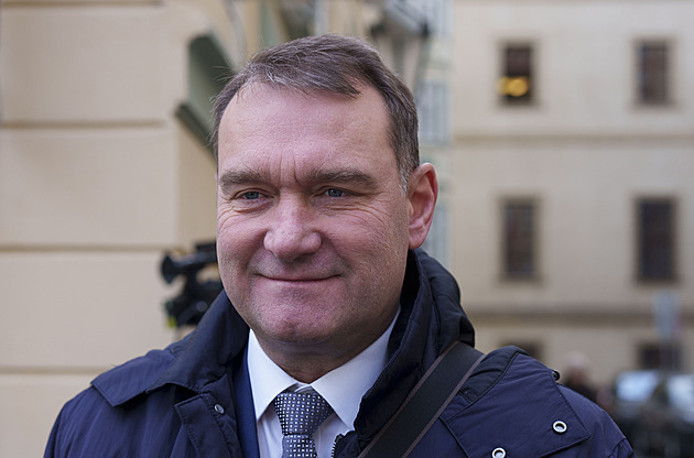 Peníze občanů na válku nepůjdou, reaguje Fiala z SPD na tiskovku Zůny