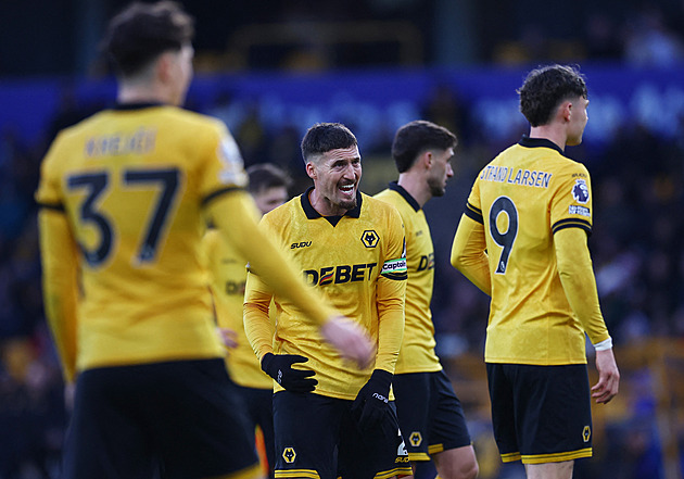 ONLINE: Chelsea remizovala, Krejčí v obraně Wolves. City vede nad West Hamem