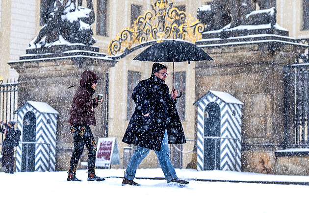 Situace může být velmi nebezpečná, varuje ČHMÚ před noční a ranní ledovkou