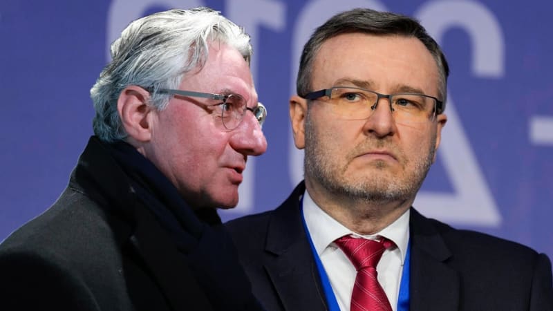 Ostrá hádka Zahradila s Drobilem o demonstraci na Letné. Padaly vulgarity