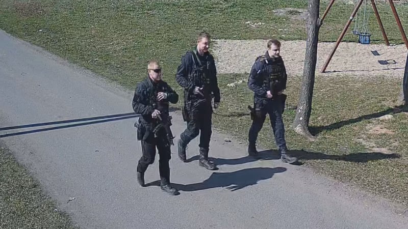 Po smrti batolete dohlížejí na ubytovnu na Lounsku policisté. Majitel ji nabízí za 27 milionů