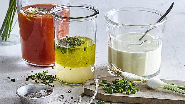 Zapomeňte na nudný medovo-hořčicový dresing. Vyzkoušejte kurkumu a římský kmín