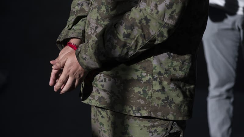 Velká výměna zajatců mezi Ruskem a Ukrajinou: Domů se vrací vojáci i civilisté, tvrdí Moskva