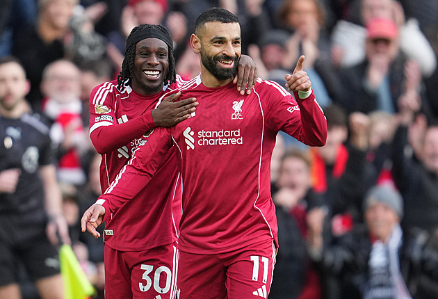 Liverpool si poradil s Fulhamem. Arsenal padl a komplikuje si boj o titul