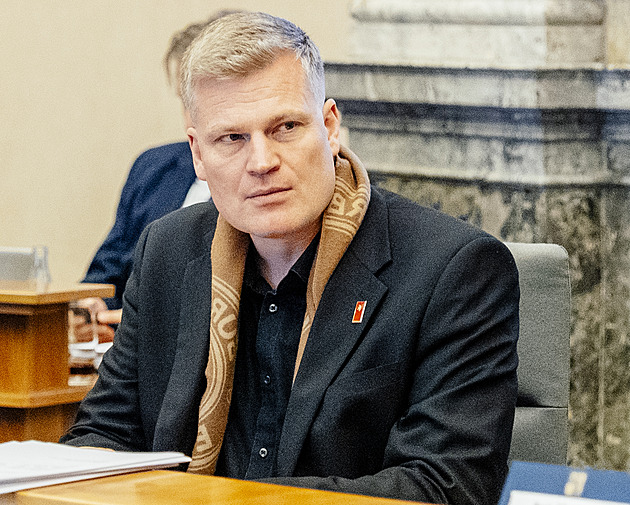 Prezident s námi nespolupracuje, tak my s ním taky ne, řekl Turek. Pomstu odmítl