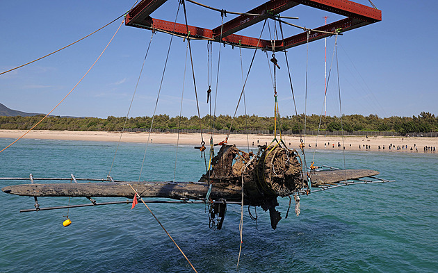 Japonci vytáhli z moře vrak vzácné stíhačky, nástupce legendárního Zera
