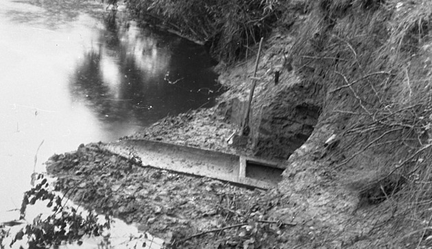 Rybář zahlédl špičku v břehu, vzácný objev pak málem naštípali na podpal