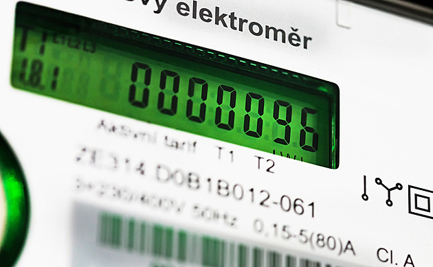 Elektřiny je moc, úložišť málo. Ceny klesly na rekordně nízkou úroveň