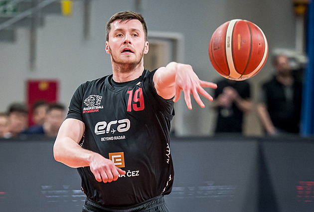 Nymburk deklasoval Ostravu, Písek nestačil na Pardubice a přišel o Sýkoru