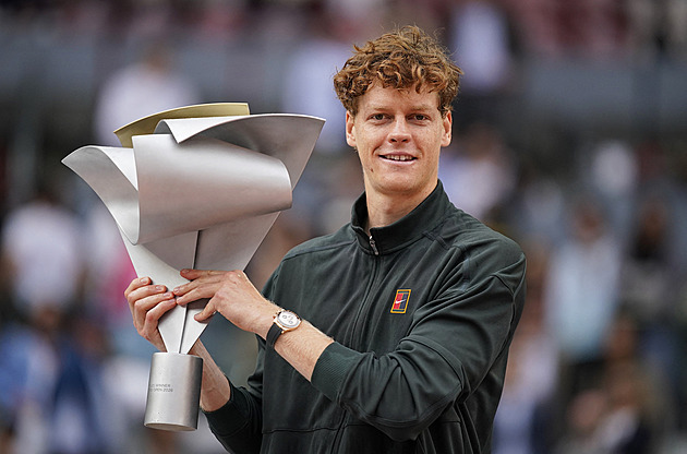 Sinner zničil Zvereva, má titul i rekord Masters. Siniaková získala trofej ve čtyřhře