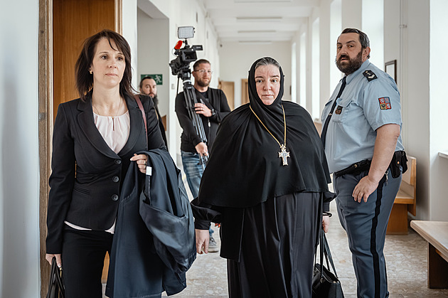 Abatyše převedla majetek na Rusy. Obžalobu ze zpronevěry milionů odmítla