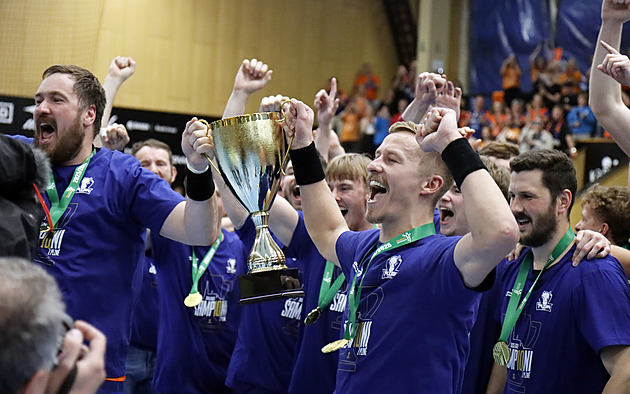 Senzační otočka dotažena! Plzeň vyloupila Karvinou a slaví házenkářský titul