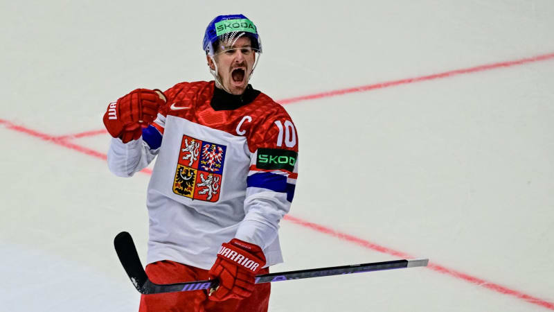 MS v hokeji ON-LINE: Úspěšný vstup do šampionátu, Češi vedou nad Dány. Skóre otevřel Kubelík