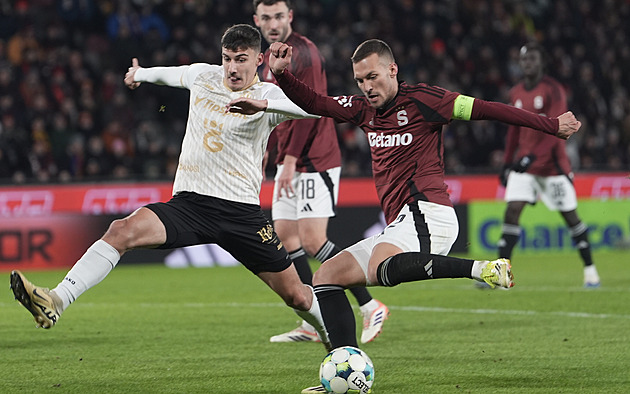 ONLINE: Sparta - Hradec Kr., v základu Sochůrek i kapitán Haraslín