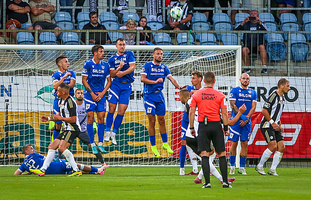 Dynamo je bez licence a míří do třetí ligy. Město chce klub znovu získat