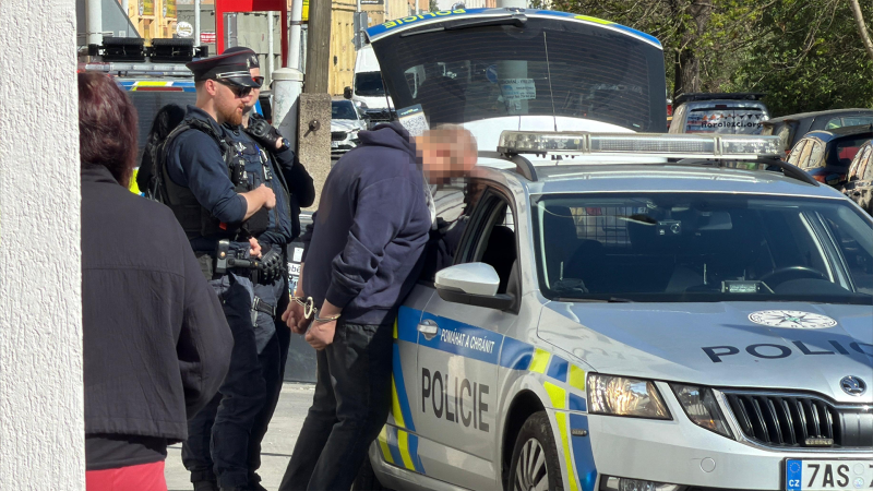 Dramatická honička v centru Prahy: Kriminalisté střelbou zastavili nebezpečného dealera