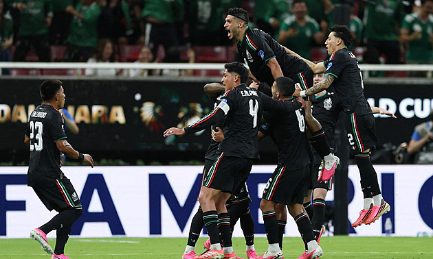 Mexiko - Jižní Korea 1:0, rozhodla chyba, proti Čechům už domácím o nic nepůjde