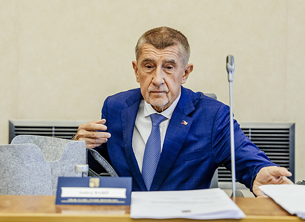 Lidovci zkouší zavřít obchody o svátcích. Jedovatá záležitost, opáčil Prouza