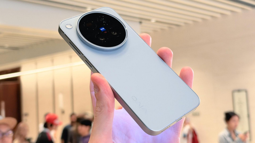 Vivo X500 Pro míří do Česka: potěší slušnou výbavou a podporou telekonvertoru