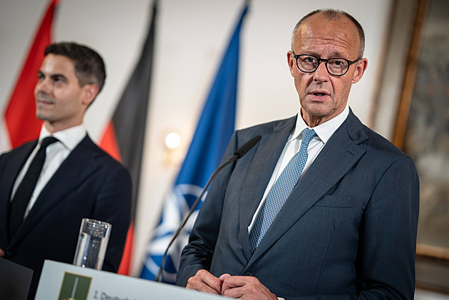 Nenecháme se znejistit hybridními útoky Ruska, prohlásil německý kancléř Merz