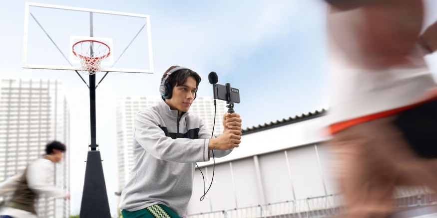 Sony ECM-AX10 je mikrofon pro mobilní filmaře s podporou prostorového zvuku, v Česku stojí 4 999 Kč
