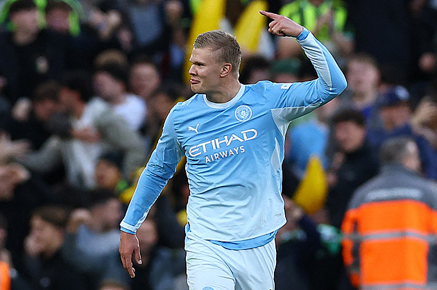 Manchester City vynuloval Liverpool na Anfieldu, Everton remizoval s Hullem