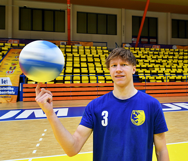 Šestnáctiletý nahrávač šéfuje a Ústí jede: Nikolov měl v osmnácti už stříbro z MS